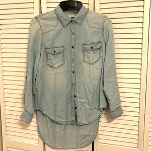 Worn once chambray button down shirt. Super soft